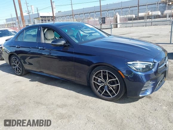 ✅ 2022 Mercedes-Benz E 350 • VIN: W1KZF8DB5NB098654 • Lot: 42683686. Wystawiony na IAAI z przebiegiem 56 905 mil. Bezpłatny archiwum sprzedaży aukcyjnych z USA i szczegółowy raport historii pojazdu na DreamBid. Zdjęcie 1.