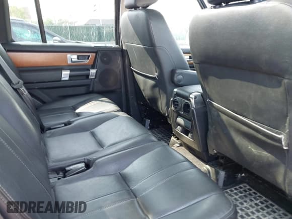 ✅ 2013 Land Rover LR4 HSE • VIN: SALAG2D44DA697884 • Lot: 42620594. Wystawiony na IAAI z przebiegiem 134 174 mil. Bezpłatny archiwum sprzedaży aukcyjnych z USA i szczegółowy raport historii pojazdu na DreamBid. Zdjęcie 8.