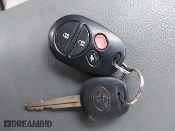 ✅ 2011 Toyota Sequoia Limited • VIN: 5TDJY5G15BS040275 • Lot: 41956876. Listed on IAAI with 185,853 mi. Free auction sales archive from the USA and detailed vehicle history report at DreamBid. Image 11.