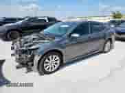 2019 Toyota Camry LE z VIN 4T1B11HK7KU815143, wystawiony jako Copart lot #69475835 z przebiegiem 122 992 mil mil oraz Szkoda całkowita • Salvage title. Historia ofert i sprzedaży dostępna na DreamBid. Obrazek 1.