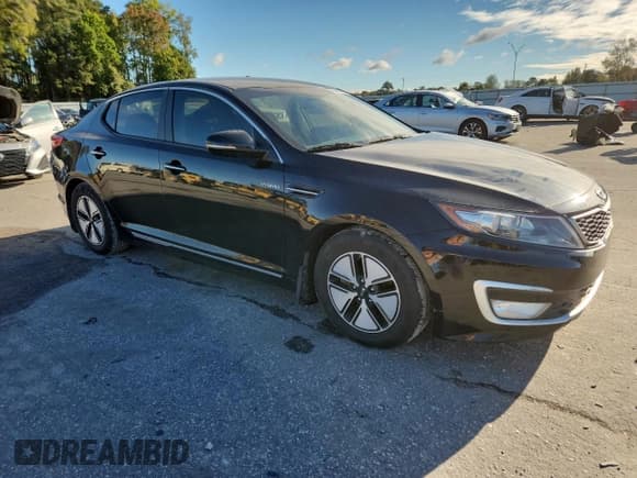 ✅ 2013 Kia Optima LX • VIN: KNAGM4AD8D5058570 • Лот: 82468005. Опубликован ранее на Copart с пробегом 176 312 миль. Бесплатный доступ к архиву аукционных продаж из США и подробный отчёт об истории автомобиля на DreamBid. Изображение 4.