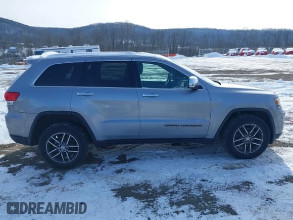 ✅ 2018 Jeep Grand Cherokee Limited • VIN: 1C4RJFBG5JC181002 • Лот: 41343630. Опубликован ранее на IAAI с пробегом 81 383 миль. Бесплатный доступ к архиву аукционных продаж из США и подробный отчёт об истории автомобиля на DreamBid. Изображение 13.