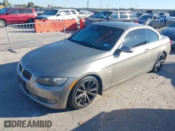 ✅ 2008 BMW 3 Series 335i • VIN: WBAWL735X8P178144 • Lot: 43600238. Wystawiony na IAAI z przebiegiem 106 438 mil. Bezpłatny archiwum sprzedaży aukcyjnych z USA i szczegółowy raport historii pojazdu na DreamBid. Zdjęcie 17.