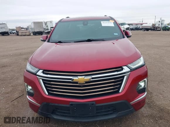 ✅ 2023 Chevrolet Traverse High Country • VIN: 1GNEVNKW7PJ221810 • Lot: 41215676. Wystawiony na IAAI z przebiegiem 26 020 mil. Bezpłatny archiwum sprzedaży aukcyjnych z USA i szczegółowy raport historii pojazdu na DreamBid. Zdjęcie 12.