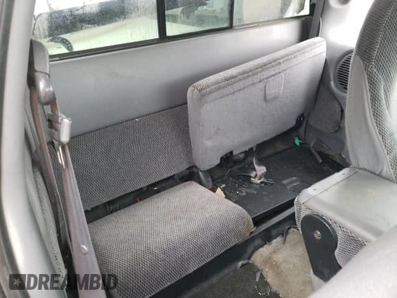 ✅ 1997 Dodge Dakota • VIN: 1B7GL23X5VS208252 • Lot: 82584134. Wystawiony na Copart z przebiegiem 152 633 mil. Bezpłatny archiwum sprzedaży aukcyjnych z USA i szczegółowy raport historii pojazdu na DreamBid. Zdjęcie 10.