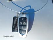 ✅ 2023 Hyundai Santa Fe SEL • VIN: 5NMS2DAJ0PH612162 • Lot: 43345308. Wystawiony na IAAI z przebiegiem 17 740 mil. Bezpłatny archiwum sprzedaży aukcyjnych z USA i szczegółowy raport historii pojazdu na DreamBid. Zdjęcie 11.