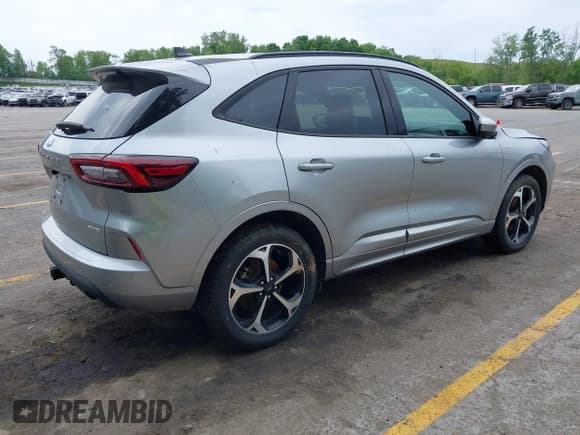 ✅ 2023 Ford Escape ST-Line Select • VIN: 1FMCU9NA4PUB17635 • Lot: 42391475. Listed on IAAI with 25,383 mi. Free auction sales archive from the USA and detailed vehicle history report at DreamBid. Image 4.