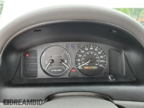 ✅ 2002 Toyota Corolla CE • VIN: 2T1BR12E02C573468 • Lot: 59622215. Listed on Copart with 226,616 mi. Free auction sales archive from the USA and detailed vehicle history report at DreamBid. Image 9.