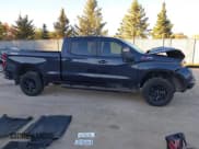 ✅ 2022 Chevrolet Silverado 1500 LT Trail Boss • VIN: 3GCUDFED1NG635736 • Lot: 43519847. Wystawiony na IAAI z przebiegiem Nie podano. Bezpłatny archiwum sprzedaży aukcyjnych z USA i szczegółowy raport historii pojazdu na DreamBid. Zdjęcie 14.