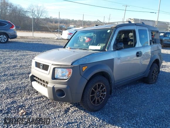 ✅ 2003 Honda Element EX • VIN: 5J6YH28553L007515 • Lot: 43668596. Listed on IAAI with 290,798 mi. Free auction sales archive from the USA and detailed vehicle history report at DreamBid. Image 18.