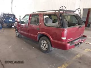 ✅ 2002 Chevrolet Blazer LS • VIN: 1GNDT13W22K104793 • Lot: 43101241. Wystawiony na IAAI z przebiegiem 187 686 mil. Bezpłatny archiwum sprzedaży aukcyjnych z USA i szczegółowy raport historii pojazdu na DreamBid. Zdjęcie 3.