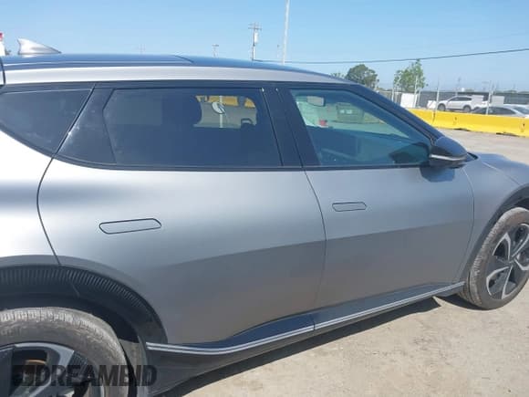 ✅ 2022 Kia EV6 Wind • VIN: KNDC3DLC6N5035363 • Лот: 42152655. Опубликован ранее на IAAI с пробегом 39 662 миль. Бесплатный доступ к архиву аукционных продаж из США и подробный отчёт об истории автомобиля на DreamBid. Изображение 13.