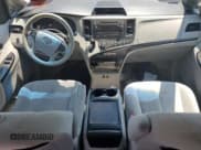 ✅ 2014 Toyota Sienna LE • VIN: 5TDJK3DC0ES089402 • Лот: 65957745. Опубликован ранее на Copart с пробегом 209 402 миль. Бесплатный доступ к архиву аукционных продаж из США и подробный отчёт об истории автомобиля на DreamBid. Изображение 8.