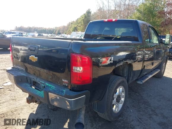 ✅ 2013 Chevrolet Silverado 2500HD LTZ • VIN: 1GC2KYC80DZ231792 • Lot: 43523696. Listed on IAAI with 139,538 mi. Free auction sales archive from the USA and detailed vehicle history report at DreamBid. Image 4.