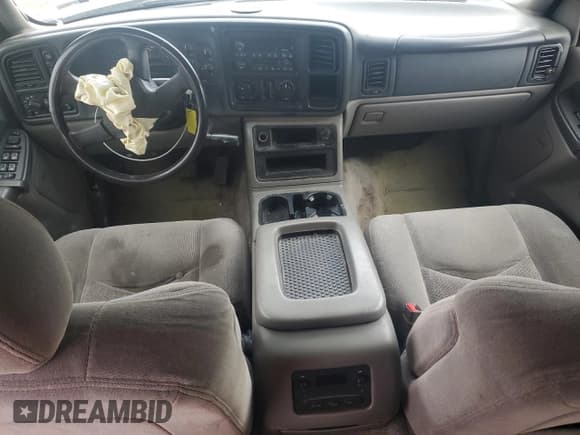 ✅ 2003 Chevrolet Suburban LT • VIN: 1GNFK16Z83J125849 • Лот: 48007655. Опубликован ранее на Copart с пробегом Не указан. Бесплатный доступ к архиву аукционных продаж из США и подробный отчёт об истории автомобиля на DreamBid. Изображение 8.