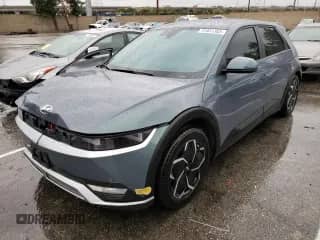 ✅ 2022 Hyundai Ioniq 5 SE Standard Range • VIN: KM8KM4AB5NU110221 • Lot: 41851383. Wystawiony na Copart z przebiegiem 17 343 mil. Bezpłatny archiwum sprzedaży aukcyjnych z USA i szczegółowy raport historii pojazdu na DreamBid. Zdjęcie 1.