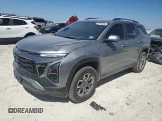 2025 Chevrolet Equinox FWD ACTIV z VIN 3GNAXKEG8SL112379, wystawiony jako Copart lot #48549295 z przebiegiem 6 737 mil mil oraz Szkoda całkowita • Salvage title. Historia ofert i sprzedaży dostępna na DreamBid. Obrazek 1.