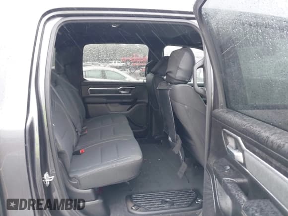 ✅ 2022 Ram 1500 Big Horn • VIN: 1C6RRFMG8NN441464 • Lot: 43533996. Wystawiony na IAAI z przebiegiem 75 690 mil. Bezpłatny archiwum sprzedaży aukcyjnych z USA i szczegółowy raport historii pojazdu na DreamBid. Zdjęcie 8.