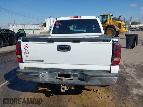 ✅ 2007 Chevrolet Silverado 1500 LS • VIN: 2GCEC13V571139680 • Lot: 43453498. Listed on IAAI with 417,600 mi. Free auction sales archive from the USA and detailed vehicle history report at DreamBid. Image 16.