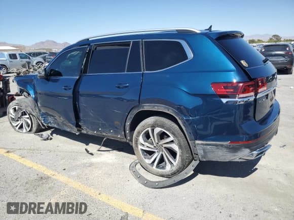 ✅ 2021 Volkswagen Atlas SEL Premium • VIN: 1V2TR2CA1MC545520 • Lot: 68675595. Listed on Copart with 30,261 mi. Free auction sales archive from the USA and detailed vehicle history report at DreamBid. Image 2.