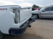 ✅ 2020 Chevrolet Silverado 2500HD Work Truck • VIN: 1GC1YLE75LF328486 • Lot: 43446216. Wystawiony na IAAI z przebiegiem 82 986 mil. Bezpłatny archiwum sprzedaży aukcyjnych z USA i szczegółowy raport historii pojazdu na DreamBid. Zdjęcie 16.