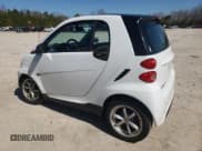✅ 2014 Smart fortwo Pure • VIN: WMEEJ3BA0EK780282 • Lot: 47691815. Wystawiony na Copart z przebiegiem 74 144 mil. Bezpłatny archiwum sprzedaży aukcyjnych z USA i szczegółowy raport historii pojazdu na DreamBid. Zdjęcie 2.