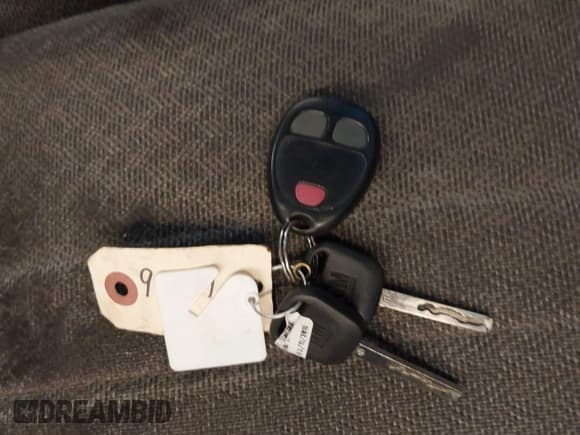 ✅ 2015 Chevrolet Express Cargo • VIN: 1GCWGFCF6F1151954 • Lot: 42677535. Listed on IAAI with 180,818 mi. Free auction sales archive from the USA and detailed vehicle history report at DreamBid. Image 11.