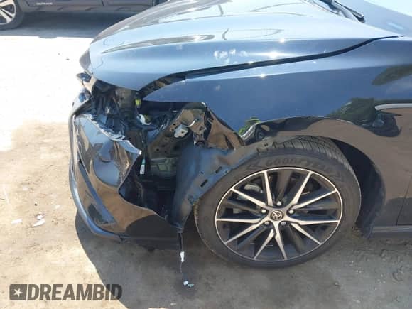 2021 Toyota Camry SE with VIN 4T1G11BK6MU036852, listed as a IAAI auction lot 42590115 with 79,752 mi miles and . Bid and sale history available at DreamBid. Image 6.