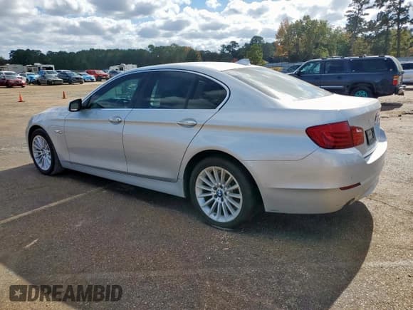 ✅ 2013 BMW 5 Series 535i • VIN: WBAFR7C58DC829447 • Lot: 92871835. Wystawiony na Copart z przebiegiem 124 098 mil. Bezpłatny archiwum sprzedaży aukcyjnych z USA i szczegółowy raport historii pojazdu na DreamBid. Zdjęcie 2.
