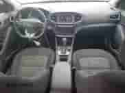 2017 Hyundai Ioniq SEL с VIN KMHC75LC6HU018983, выставлен на аукционе Copart как лот 79700194 с пробегом 87 137 миль миль и Списание • Salvage title. История ставок и продаж доступна на DreamBid. Изображение 8.
