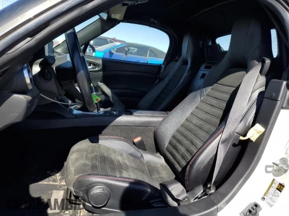 ✅ 2017 FIAT 124 Spider Elaborazione Abarth • VIN: JC1NFAEK6H0108930 • Lot: 74691374. Listed on Copart with 36,123 mi. Free auction sales archive from the USA and detailed vehicle history report at DreamBid. Image 7.