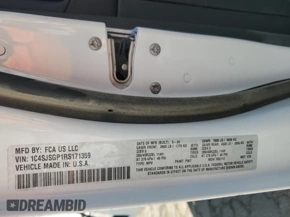 ✅ 2024 Jeep Grand Wagoneer Series III • VIN: 1C4SJSGP1RS171359 • Lot: 73889394. Wystawiony na Copart z przebiegiem 6 683 mil. Bezpłatny archiwum sprzedaży aukcyjnych z USA i szczegółowy raport historii pojazdu na DreamBid. Zdjęcie 13.