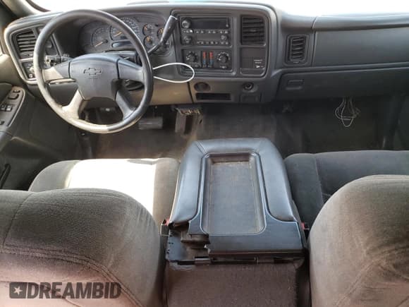 ✅ 2004 Chevrolet Silverado 1500 LS • VIN: 1GCEC19T84E396204 • Лот: 57144844. Опубликован ранее на Copart с пробегом 327 088 миль. Бесплатный доступ к архиву аукционных продаж из США и подробный отчёт об истории автомобиля на DreamBid. Изображение 8.