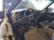 ✅ 2003 Chevrolet S-10 LS • VIN: 1GCDT19X938245738 • Лот: 42430445. Опубликован ранее на Copart с пробегом 190 658 миль. Бесплатный доступ к архиву аукционных продаж из США и подробный отчёт об истории автомобиля на DreamBid. Изображение 8.