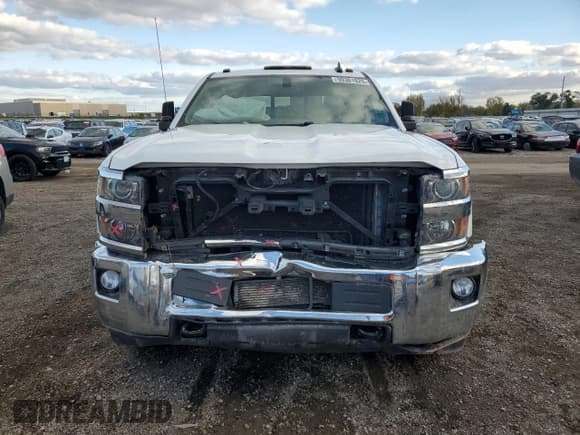 ✅ 2016 Chevrolet Silverado 2500HD LT • VIN: 1GC1KVE80GF147212 • Lot: 90301025. Wystawiony na Copart z przebiegiem 63 333 mil. Bezpłatny archiwum sprzedaży aukcyjnych z USA i szczegółowy raport historii pojazdu na DreamBid. Zdjęcie 5.