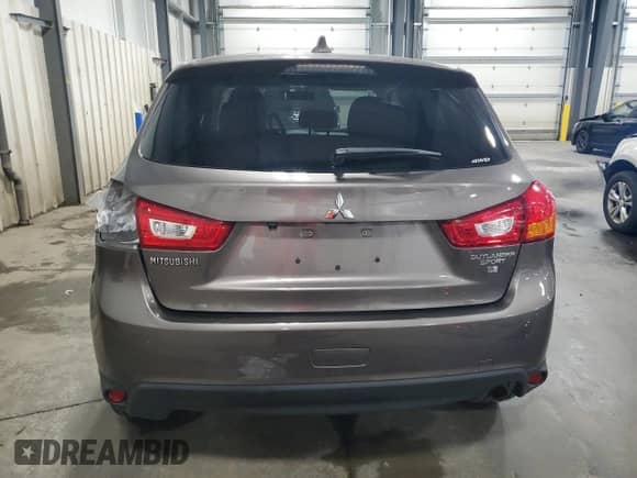 2017 Mitsubishi Outlander SE z VIN JA4AR3AW7HZ027440, wystawiony jako Copart lot #60461545 z przebiegiem 44 686 mil mil oraz Szkoda całkowita • Salvage title. Historia ofert i sprzedaży dostępna na DreamBid. Obrazek 6.