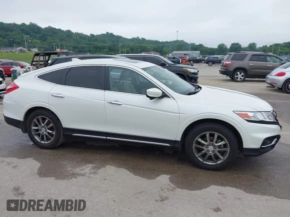 ✅ 2015 Honda Crosstour EX-L • VIN: 5J6TF1H50FL000437 • Lot: 42436724. Wystawiony na IAAI z przebiegiem 43 427 mil. Bezpłatny archiwum sprzedaży aukcyjnych z USA i szczegółowy raport historii pojazdu na DreamBid. Zdjęcie 14.
