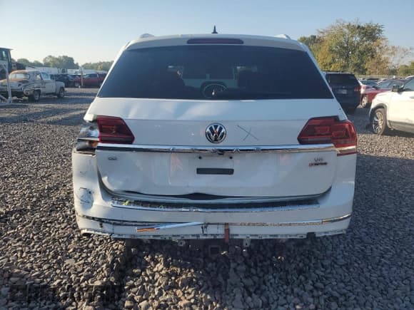 ✅ 2019 Volkswagen Atlas SE • VIN: 1V2XR2CA1KC505551 • Lot: 80608565. Listed on Copart with 109,877 mi. Free auction sales archive from the USA and detailed vehicle history report at DreamBid. Image 6.