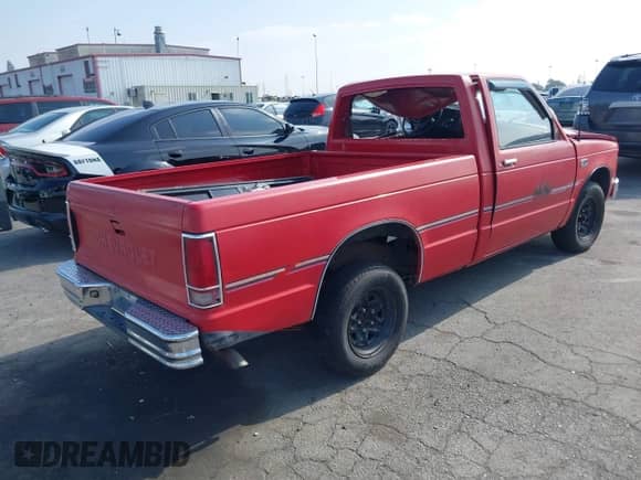 1989 Chevrolet S-10 X96 с VIN 1GCCS14Z0K8127180, выставлен на аукционе IAAI как лот 42030538 с пробегом 93 017 миль миль и . История ставок и продаж доступна на DreamBid. Изображение 4.