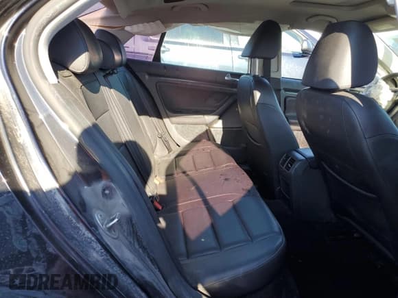 ✅ 2010 Volkswagen Jetta Wolfsburg Edition • VIN: 3VWRA7AJ7AM018785 • Lot: 45683945. Listed on Copart with 203,595 mi. Free auction sales archive from the USA and detailed vehicle history report at DreamBid. Image 10.