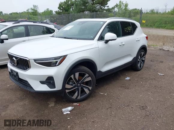 ✅ 2024 Volvo XC40 Ultimate Bright Theme • VIN: YV4L12UF8R2265543 • Lot: 42546549. Wystawiony na IAAI z przebiegiem Nie podano. Bezpłatny archiwum sprzedaży aukcyjnych z USA i szczegółowy raport historii pojazdu na DreamBid. Zdjęcie 19.