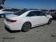 ✅ 2019 Lincoln Continental Select • VIN: 1LN6L9SKXK5602488 • Lot: 80818355. Wystawiony na Copart z przebiegiem 83 890 mil. Bezpłatny archiwum sprzedaży aukcyjnych z USA i szczegółowy raport historii pojazdu na DreamBid. Zdjęcie 3.