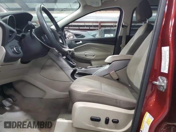 ✅ 2014 Ford Escape SE • VIN: 1FMCU0GX5EUC00503 • Lot: 92283725. Wystawiony na Copart z przebiegiem 64 191 mil. Bezpłatny archiwum sprzedaży aukcyjnych z USA i szczegółowy raport historii pojazdu na DreamBid. Zdjęcie 7.