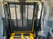 ✅ 2018 Ford Transit XL • VIN: 1FDZX2CM1JKA06050 • Lot: 80807555. Wystawiony na Copart z przebiegiem 270 748 mil. Bezpłatny archiwum sprzedaży aukcyjnych z USA i szczegółowy raport historii pojazdu na DreamBid. Zdjęcie 9.