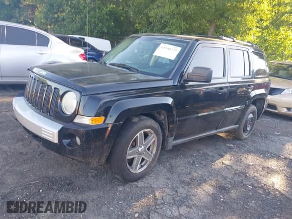 ✅ 2007 Jeep Patriot Limited • VIN: 1J8FT48W37D345827 • Lot: 42250225. Listed on IAAI with 114,816 mi. Free auction sales archive from the USA and detailed vehicle history report at DreamBid. Image 2.