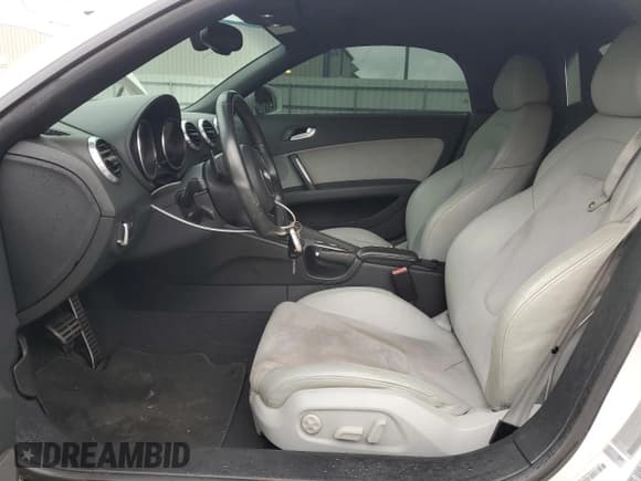 ✅ 2014 Audi TT Premium Plus • VIN: TRUSFAFK8E1007484 • Lot: 67753015. Wystawiony na Copart z przebiegiem 78 572 mil. Bezpłatny archiwum sprzedaży aukcyjnych z USA i szczegółowy raport historii pojazdu na DreamBid. Zdjęcie 7.