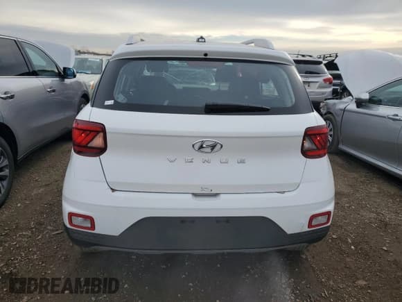 ✅ 2024 Hyundai Venue SEL • VIN: KMHRC8A34RU327797 • Lot: 77614704. Listed on Copart with 1,155 mi. Free auction sales archive from the USA and detailed vehicle history report at DreamBid. Image 6.