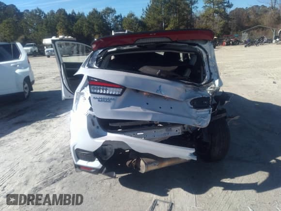 ✅ 2023 Mitsubishi Outlander ES • VIN: JA4ARUAU4PU009087 • Lot: 41311111. Wystawiony na IAAI z przebiegiem 30 456 mil. Bezpłatny archiwum sprzedaży aukcyjnych z USA i szczegółowy raport historii pojazdu na DreamBid. Zdjęcie 17.