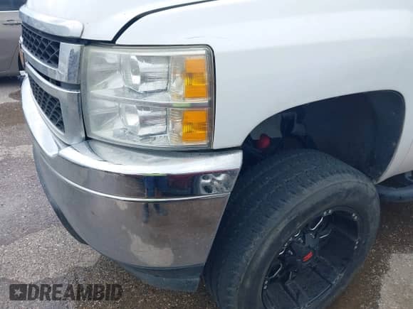 ✅ 2013 Chevrolet Silverado 2500HD Work Truck • VIN: 1GC2KVCG3DZ291362 • Lot: 42687033. Wystawiony na IAAI z przebiegiem 324 162 mil. Bezpłatny archiwum sprzedaży aukcyjnych z USA i szczegółowy raport historii pojazdu na DreamBid. Zdjęcie 17.