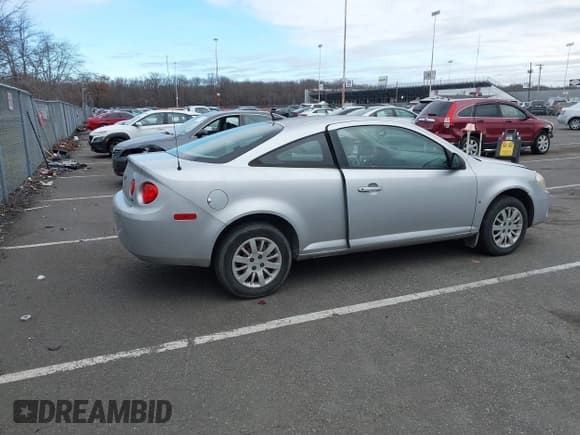 ✅ 2009 Chevrolet Cobalt LS • VIN: 1G1AK18H997283641 • Лот: 43858766. Опубликован ранее на IAAI с пробегом Не указан. Бесплатный доступ к архиву аукционных продаж из США и подробный отчёт об истории автомобиля на DreamBid. Изображение 4.